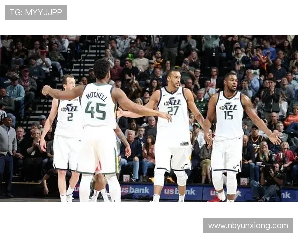 雷霆与马刺激战正酣 双方展开巅峰对决为季后赛席位而战 雷霆与马刺激战正酣 双方展开巅峰对决为季后赛席位而战