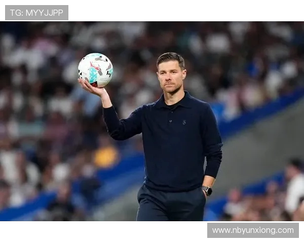 哈维执教风格与战术理念解析及其对现代足球发展的深远影响